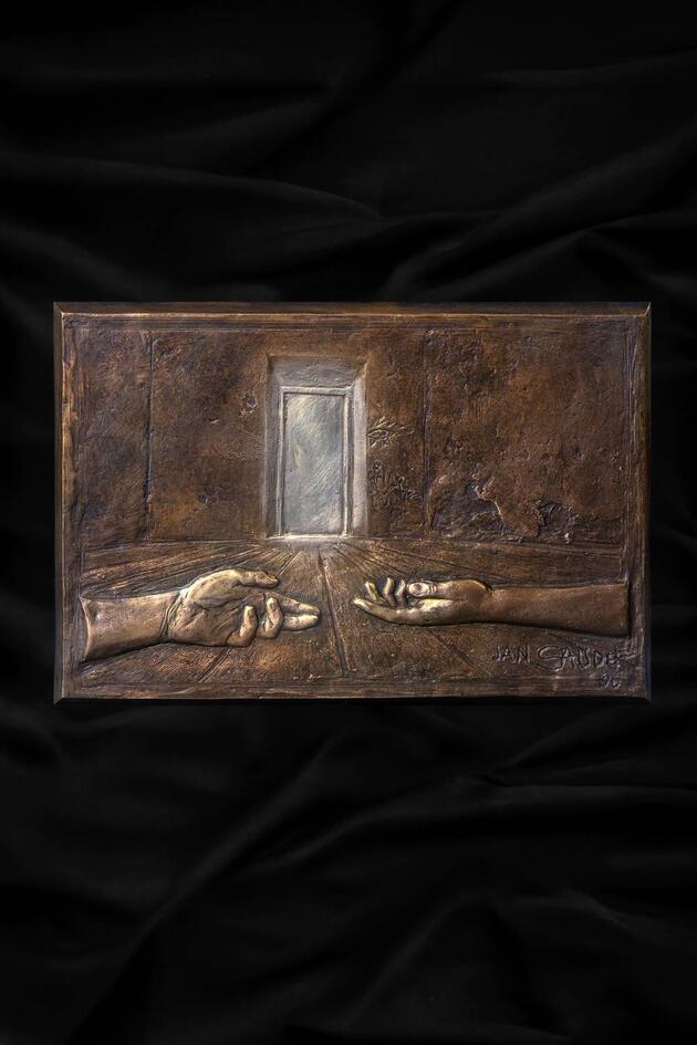 saudek-hands