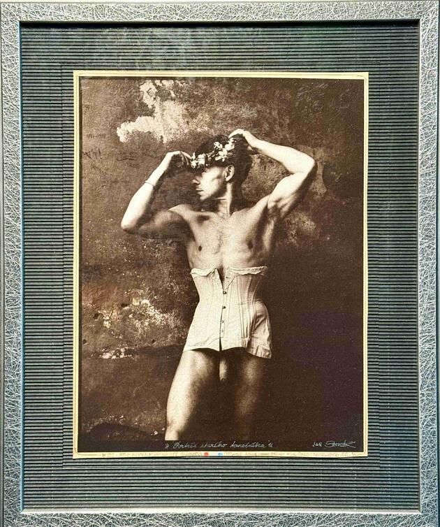 The portrait of an old dancer w